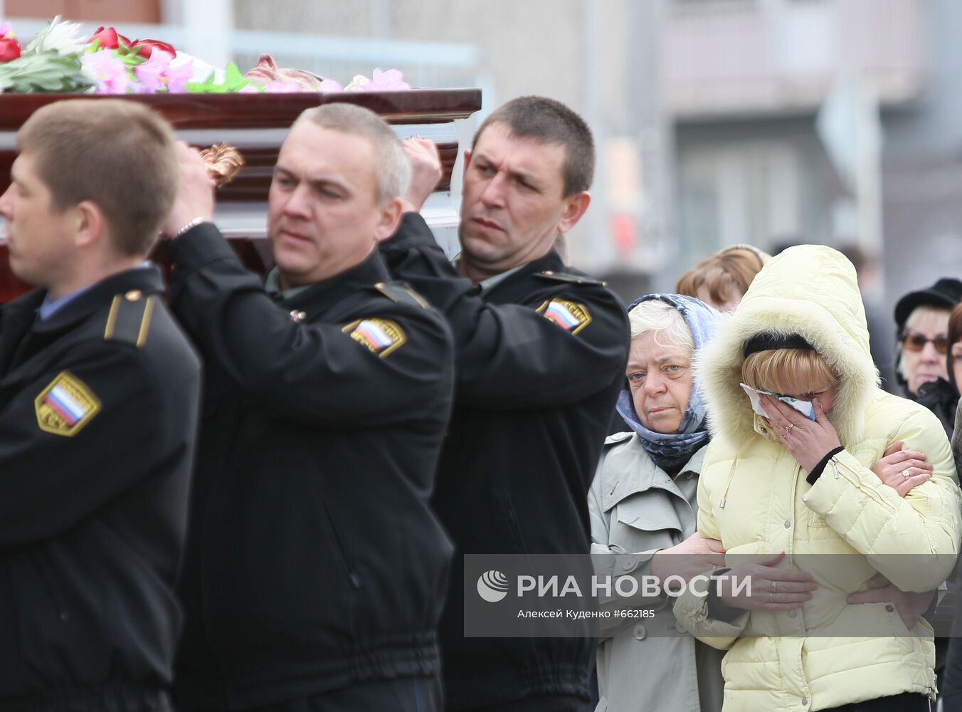 Похороны спасателей из отряда ВГСЧ в Кемеровской области