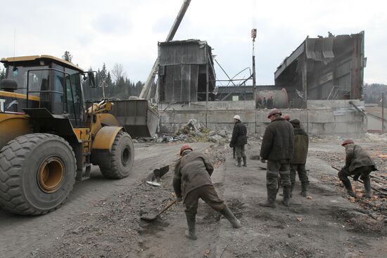 Ремонтно-восстановительные работы на шахте "Распадская"