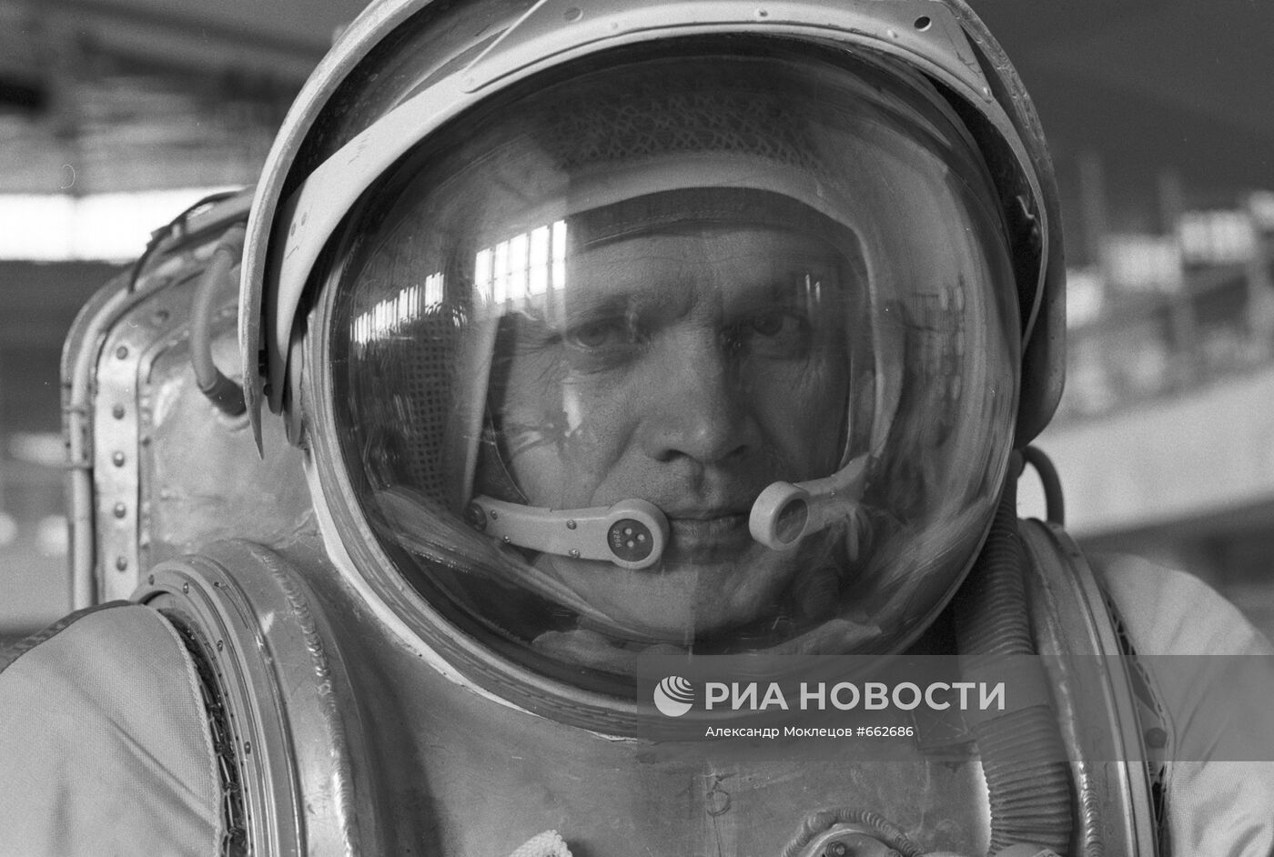 Летчик-космонавт СССР Владимир Джанибеков