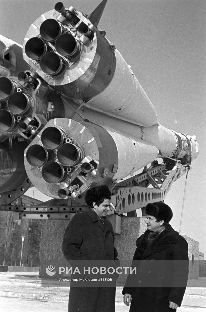 Космонавты Л.Д. Кизим и В.А. Соловьев