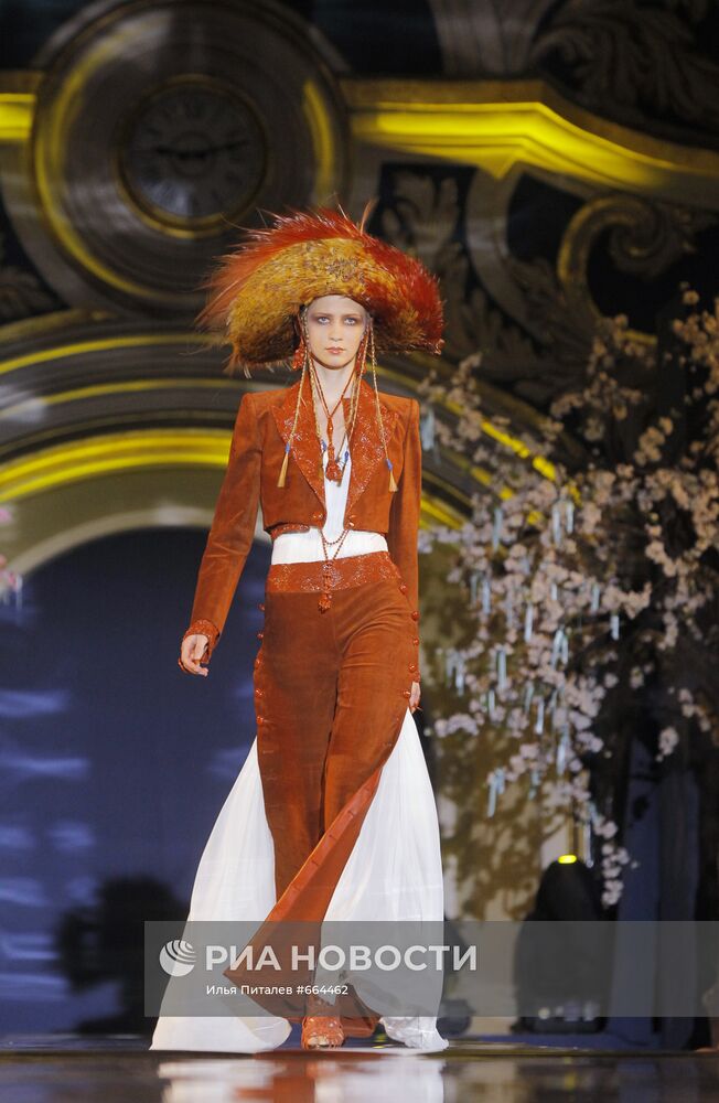 Показ коллекции Жана-Поля Готье "Настоящий haute couture"