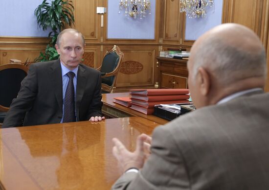 Владимир Путин провел рабочую встречу с Юрием Лужковым