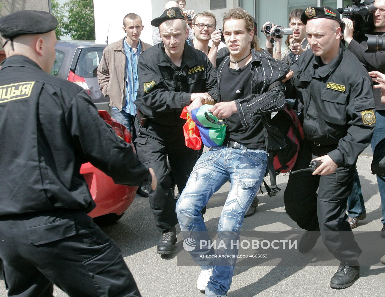 Разгон участников "Славянского гей-парада" в Минске
