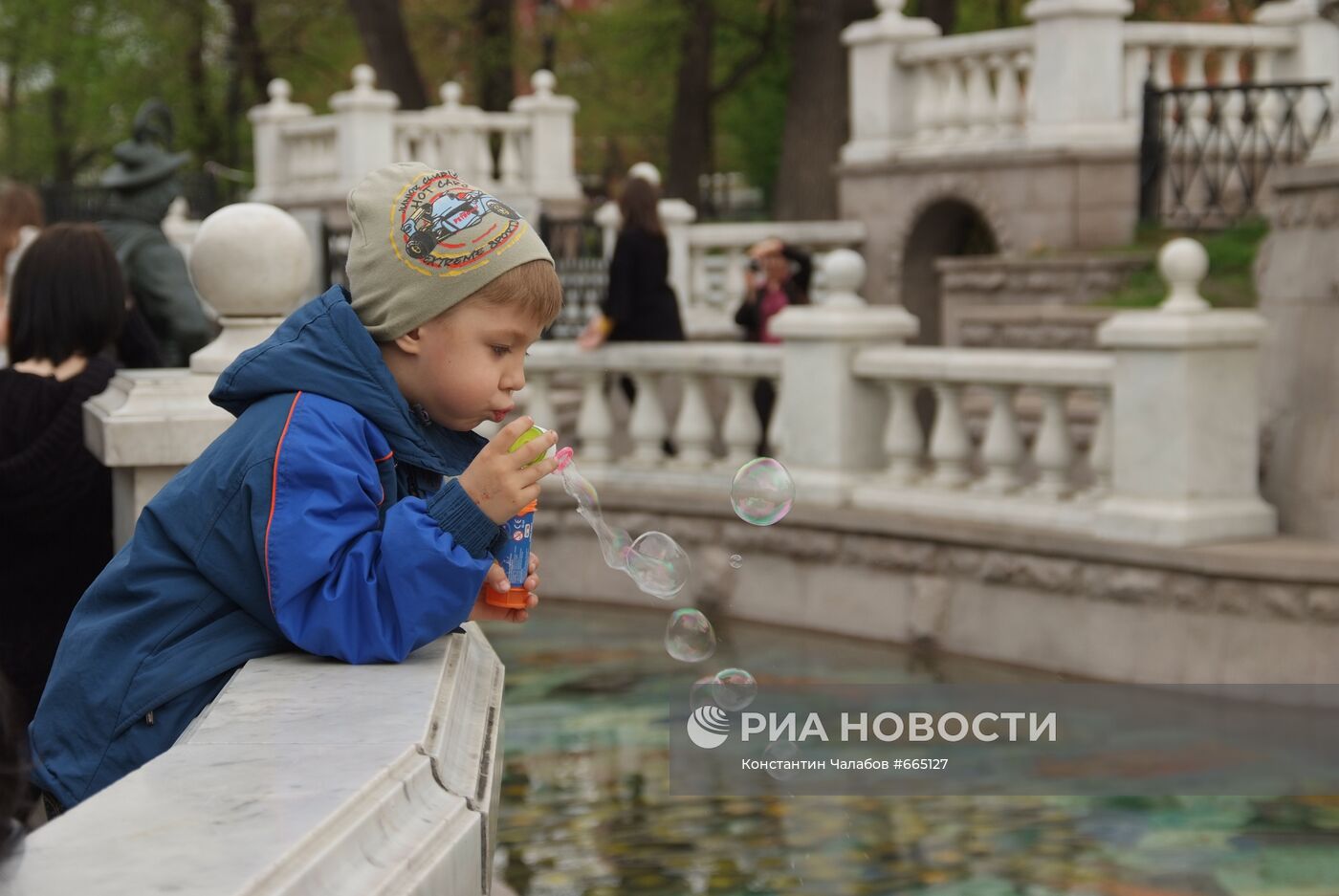 Юный москвич на Манежной площади