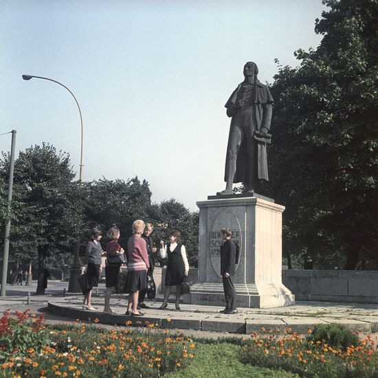 Памятник Иоганну Шиллеру