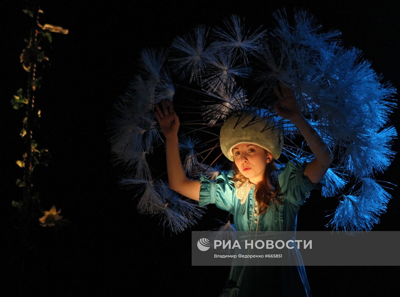 Предпремьерный показ спектакля "Алиса в Зазеркалье"