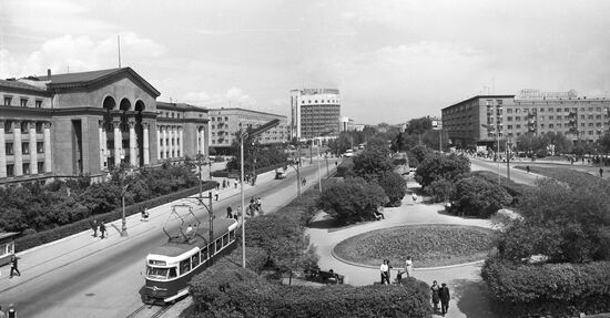 Вид на площадь Парижской коммуны в Свердловске
