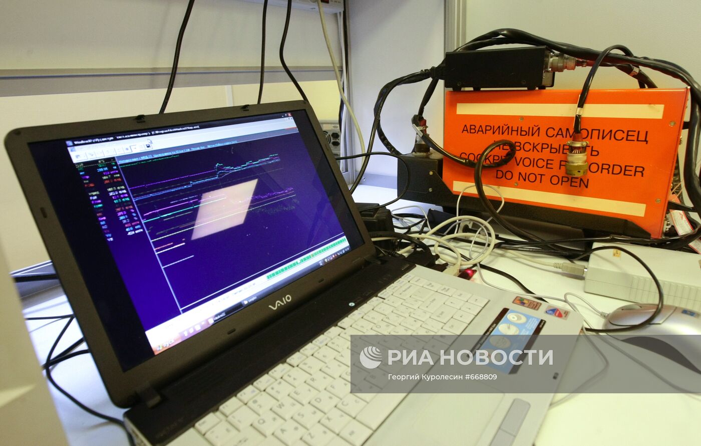 МАК показал, как расшифровывают самописцы польского Ту-154