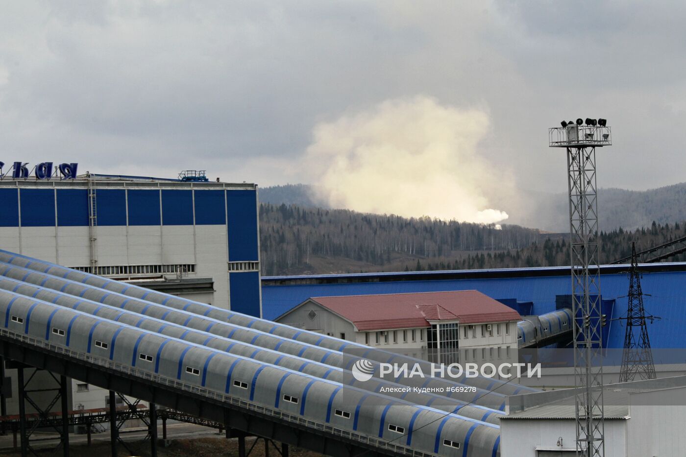 Обстановка на шахте "Распадская" в Кемеровской области