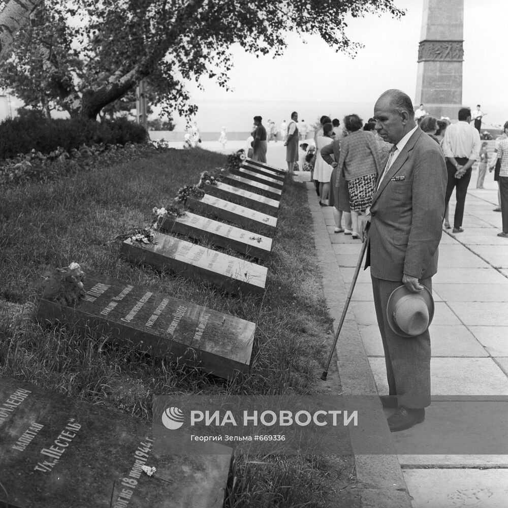 Памятник неизвестному матросу в Одессе