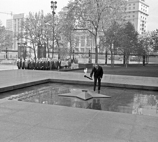 Торжественное открытие памятника Могила неизвестного солдата