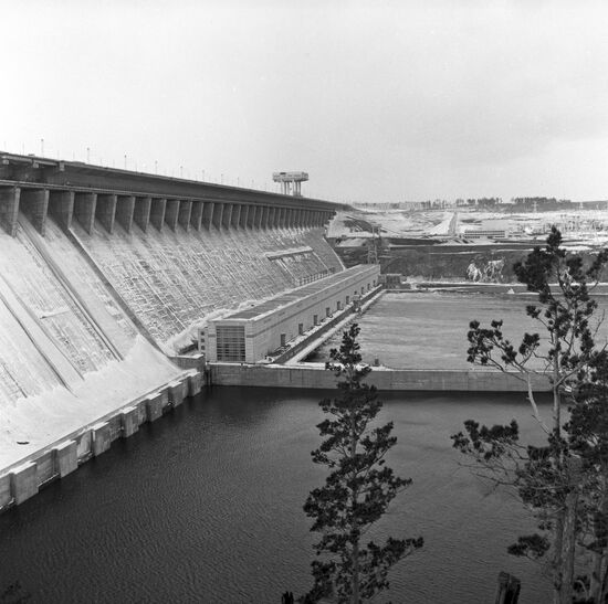 Братская ГЭС