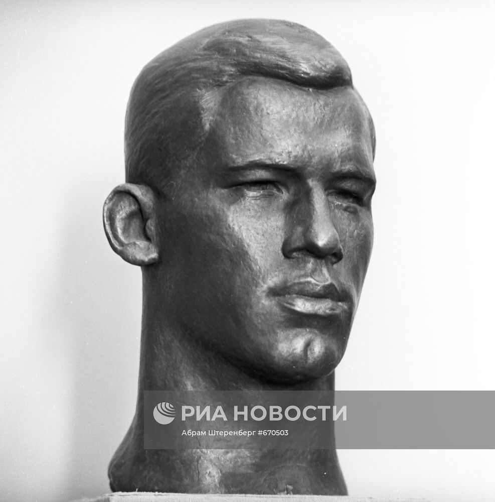 Скульптура "Спортсмен Миша Попов"
