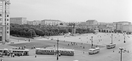 Вид на Площадь Революции