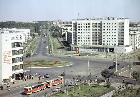 Площадь 50-летия Октября в Уфе