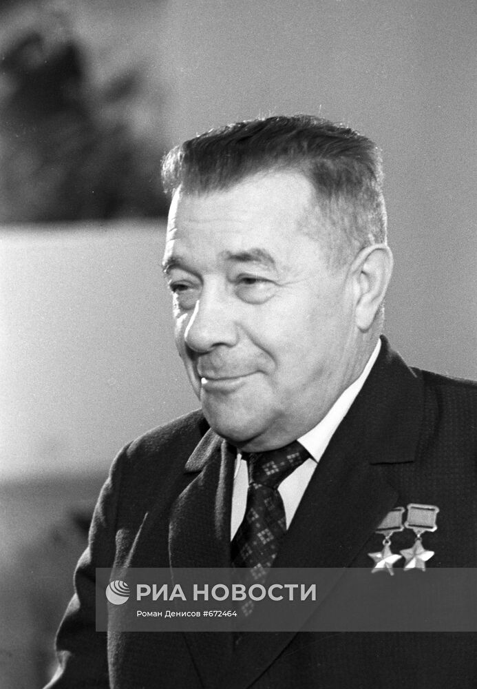 Дважды Герой Советского Союза М. Г. Фомичев