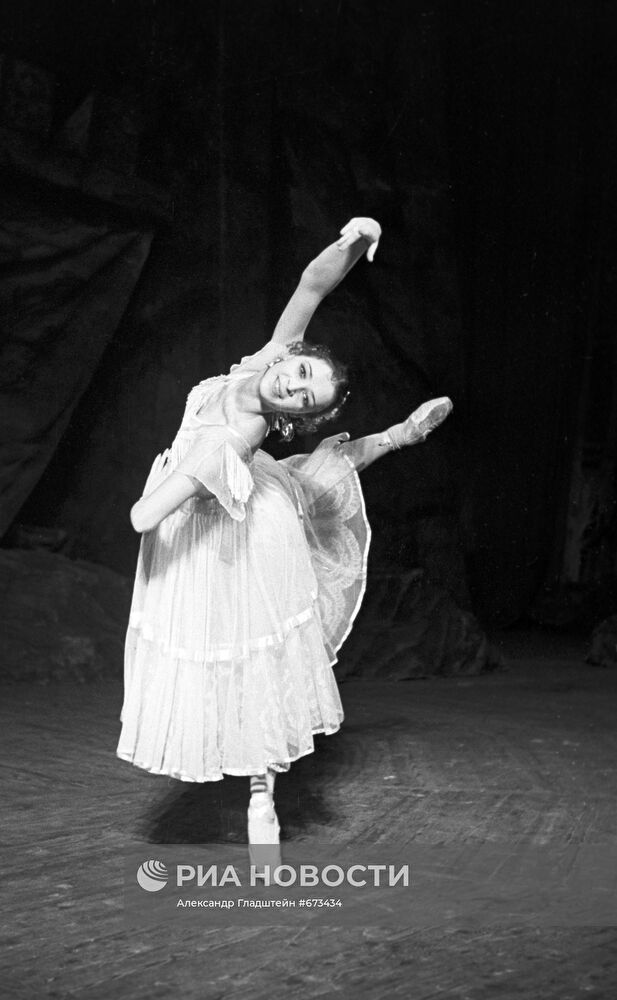Сцена из балета "Дочь Кастилии"