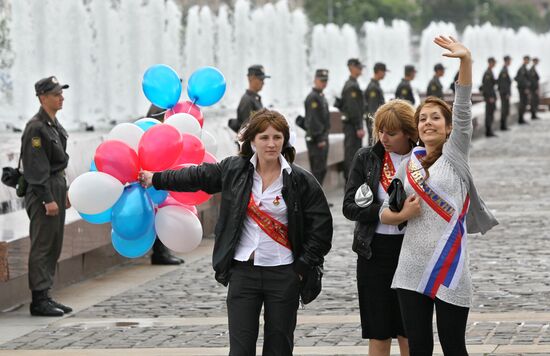 Последний звонок в городах России