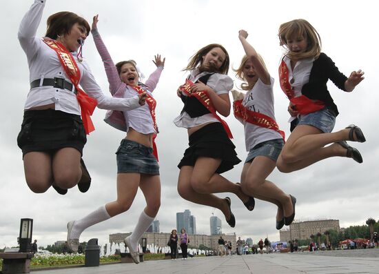 Последний звонок в городах России