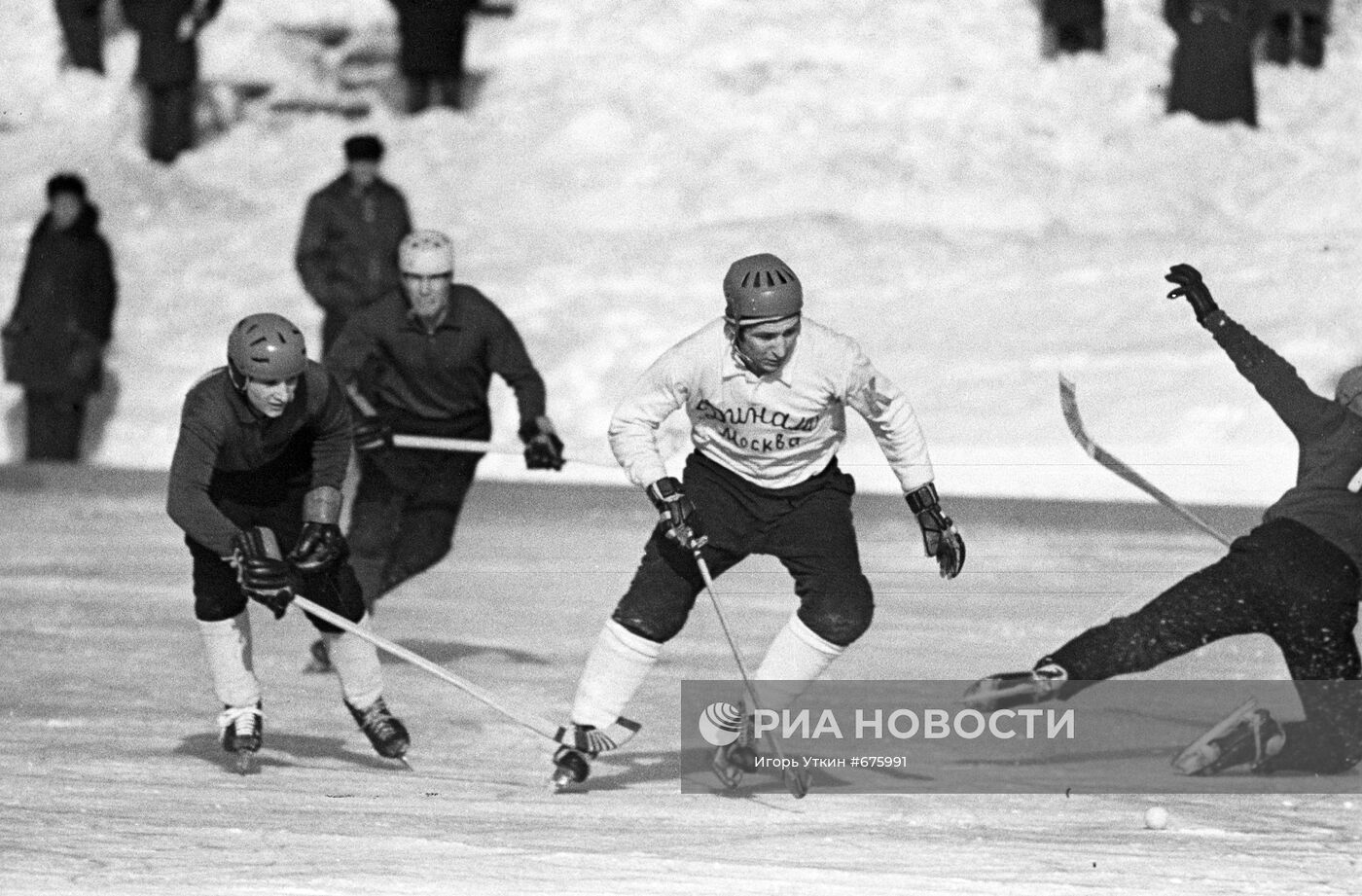 Хоккеист Валерий Маслов