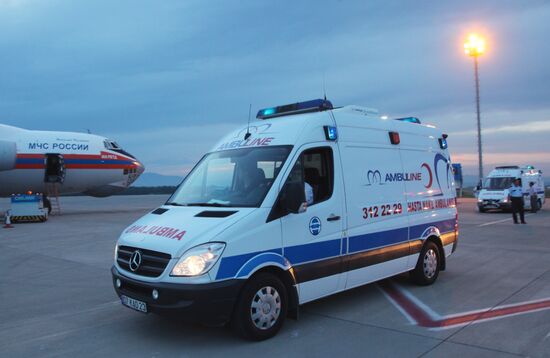Автомобиль скорой помощи в аэропорту Турции