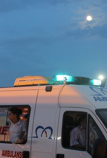 Автомобиль скорой помощи в аэропорту Турции