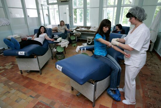 Жители Ставрополя сдают кровь для пострадавших в теракте