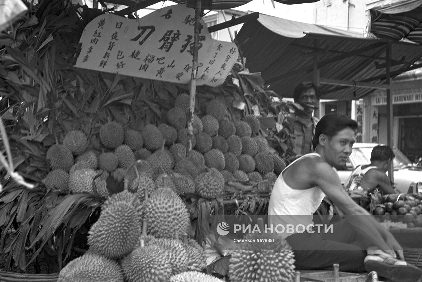 На рынке города Сингапура