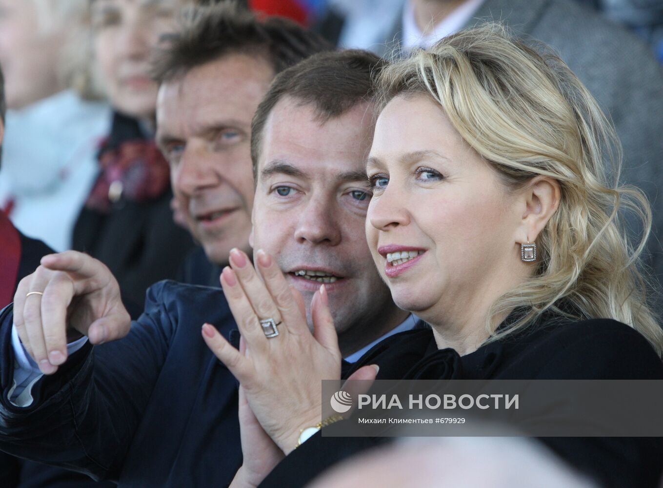 Д.Медведев посетил финальные заезды первой Президентской регаты