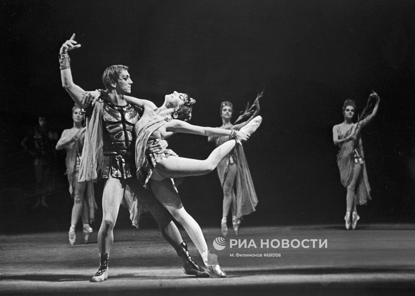 Артисты балета С.Адырхаева и М.Лиепа