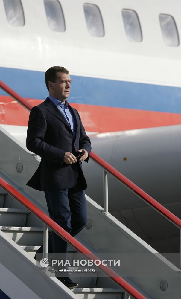 Д.Медведев прибыл в Ростов-на-Дону для участия в саммите
