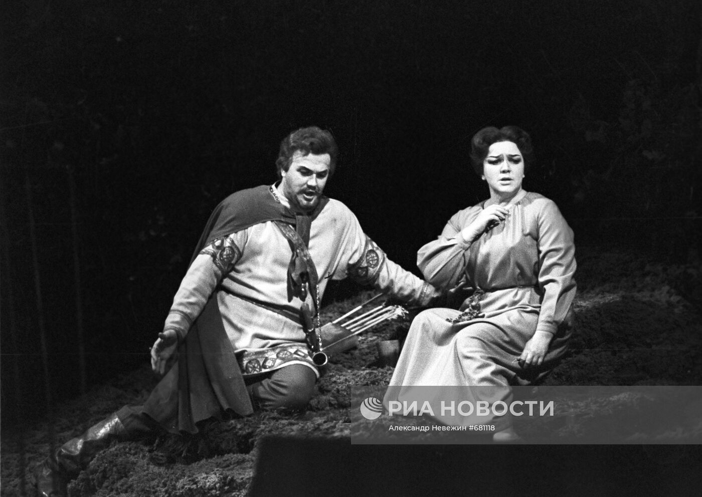 Артисты оперы Э.Андреева и Е.Райков