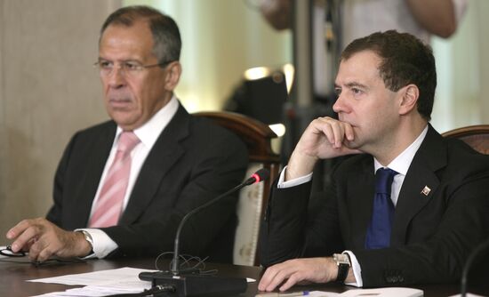Д.Медведев принимает участие в саммите Россия-ЕС