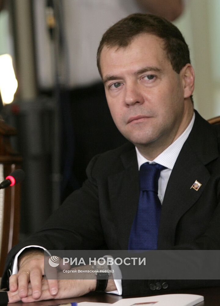 Д.Медведев принимает участие в саммите Россия-ЕС