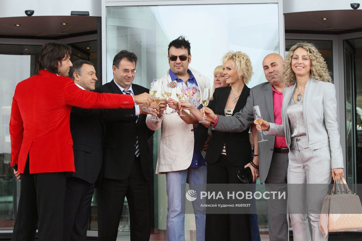 Открытие первого в России тематического шопинг молла VEGAS