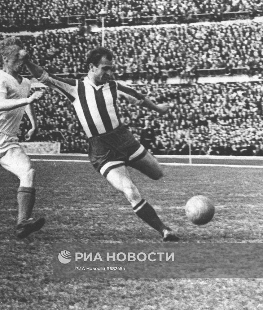 Знаменитый советский футболист, нападающий Михаил Месхи