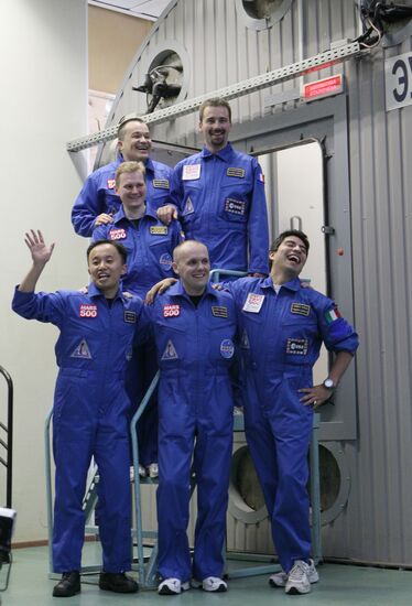 Участники экипажа 520-суточного эксперимента