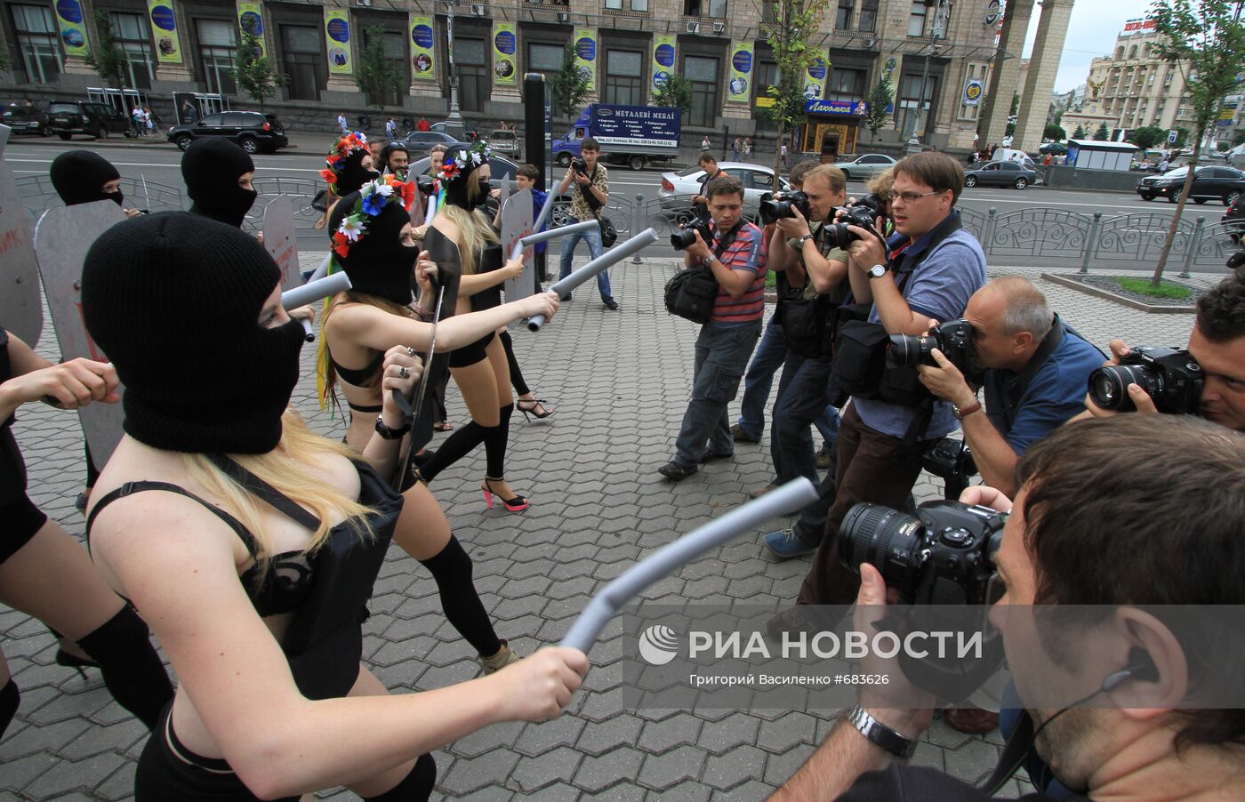 Активистки женского движения FEMEN