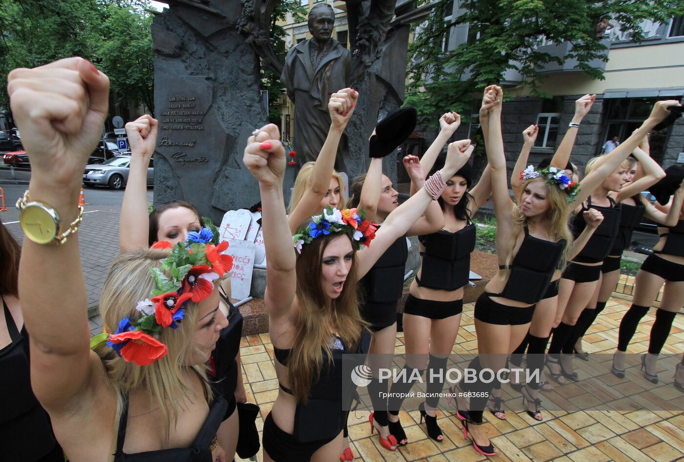 Активистки женского движения FEMEN