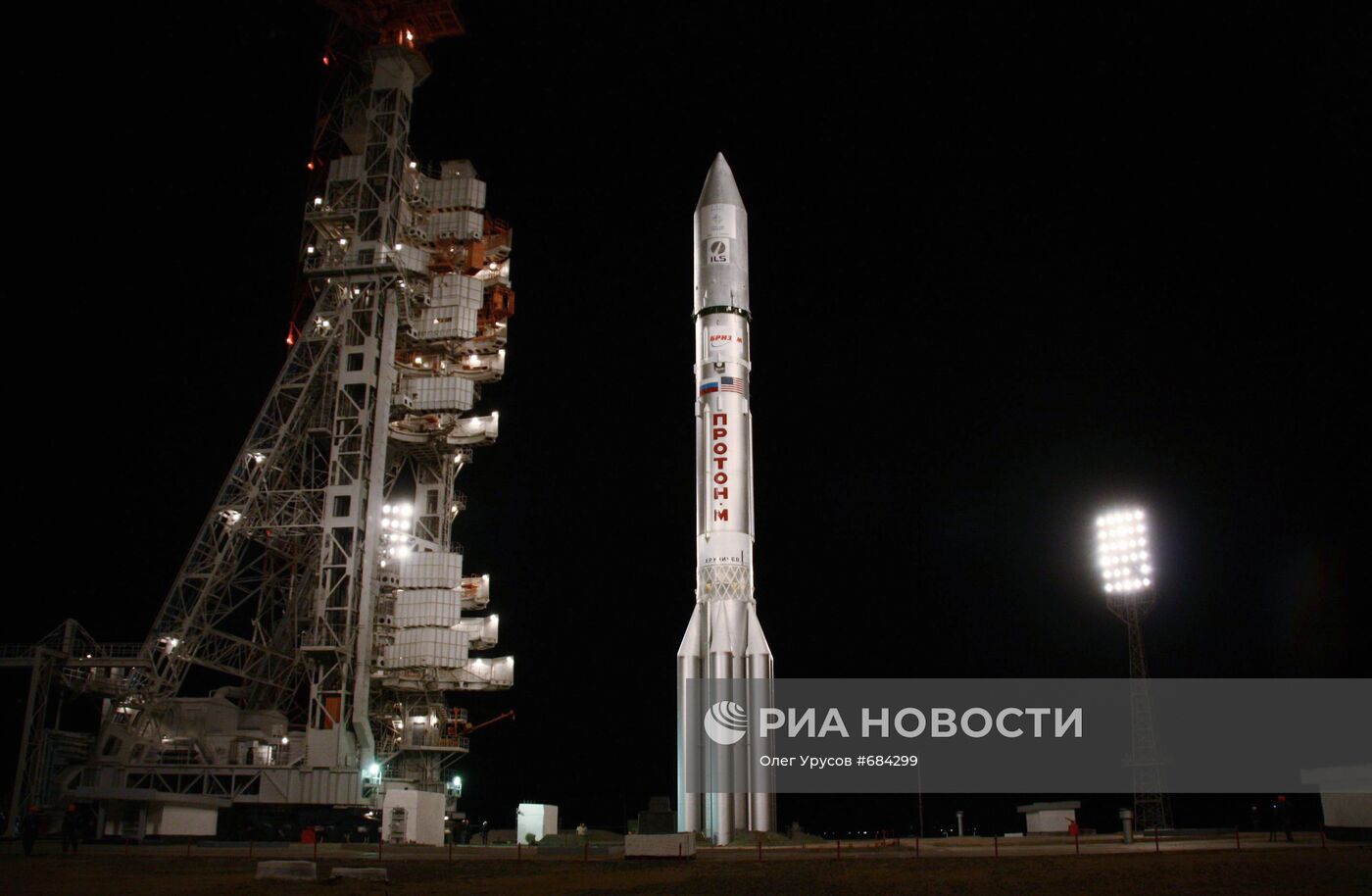Подготовка к старту ракеты-носителя "Протон"