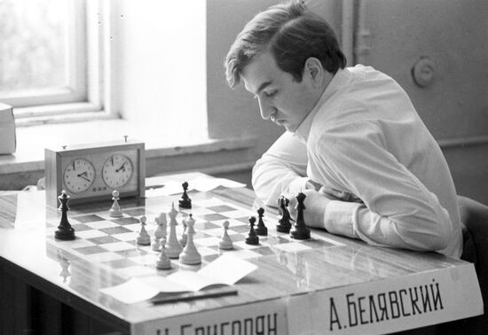 Шахматист Александр Белявский