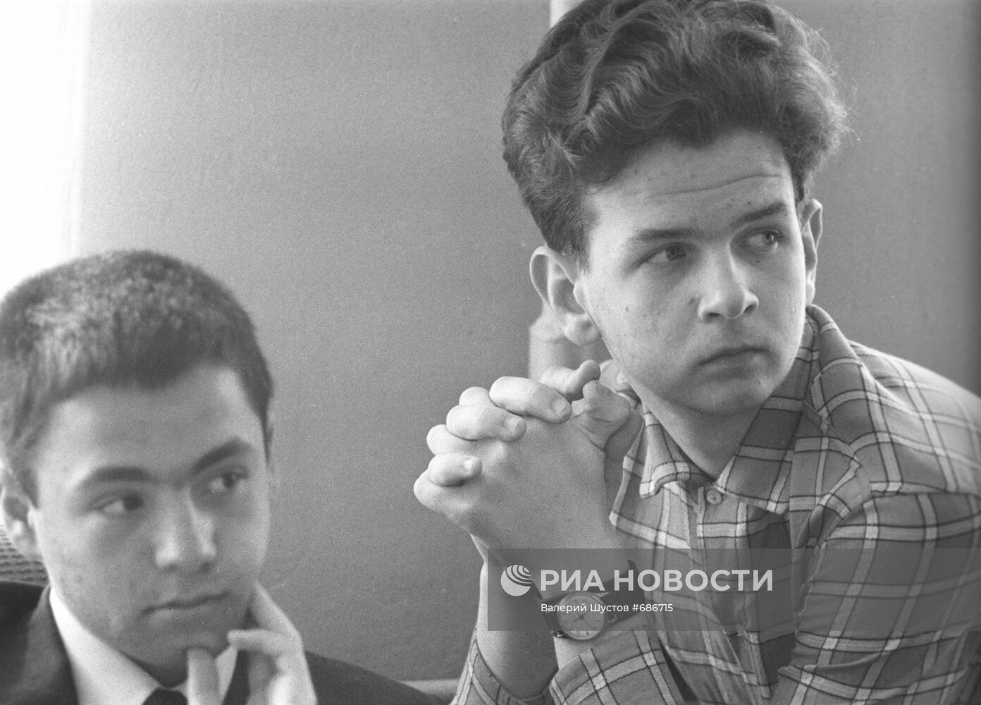 Ученики математической школы Михаил Кишиневский и Виктор Останин