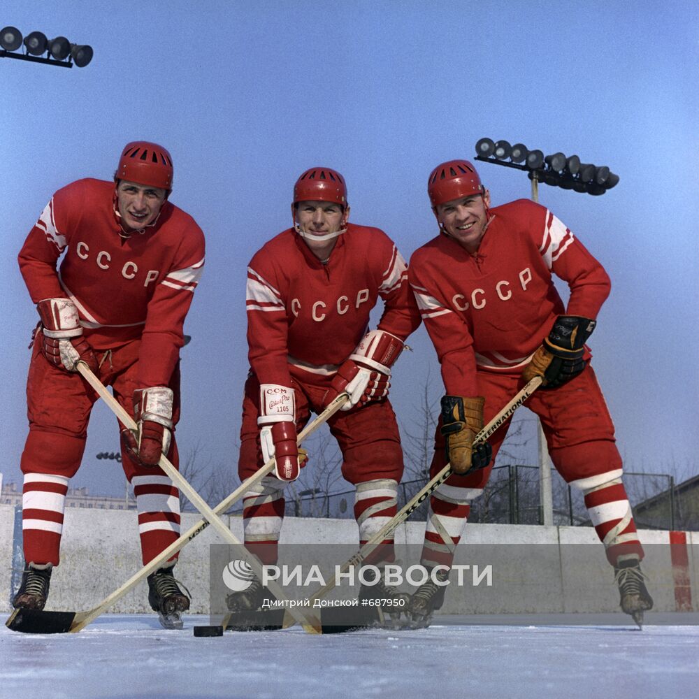 Игроки сборной команды СССР по хоккею