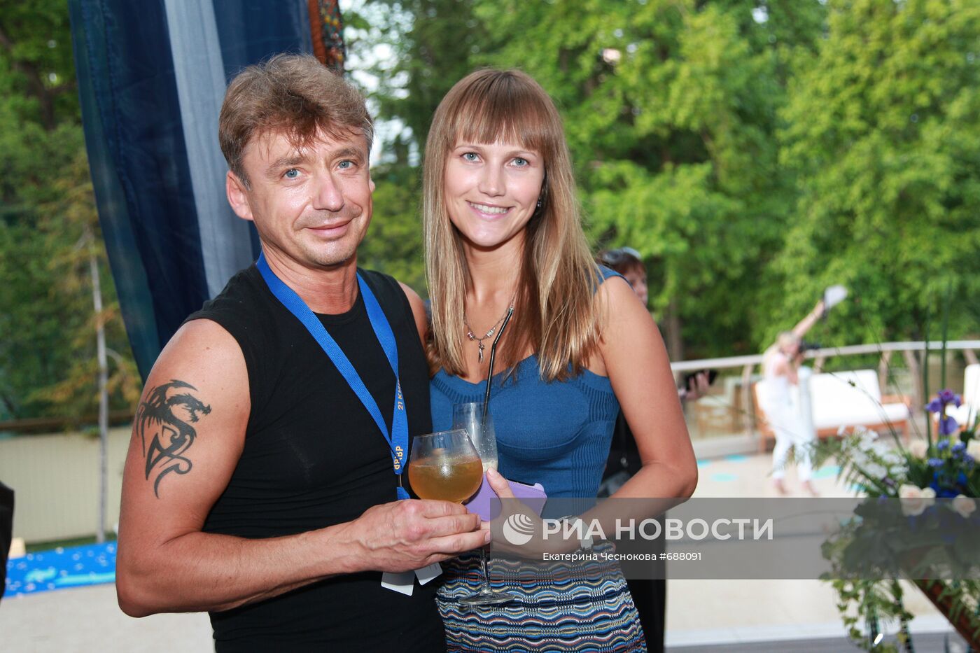 Антон Табаков с супругой