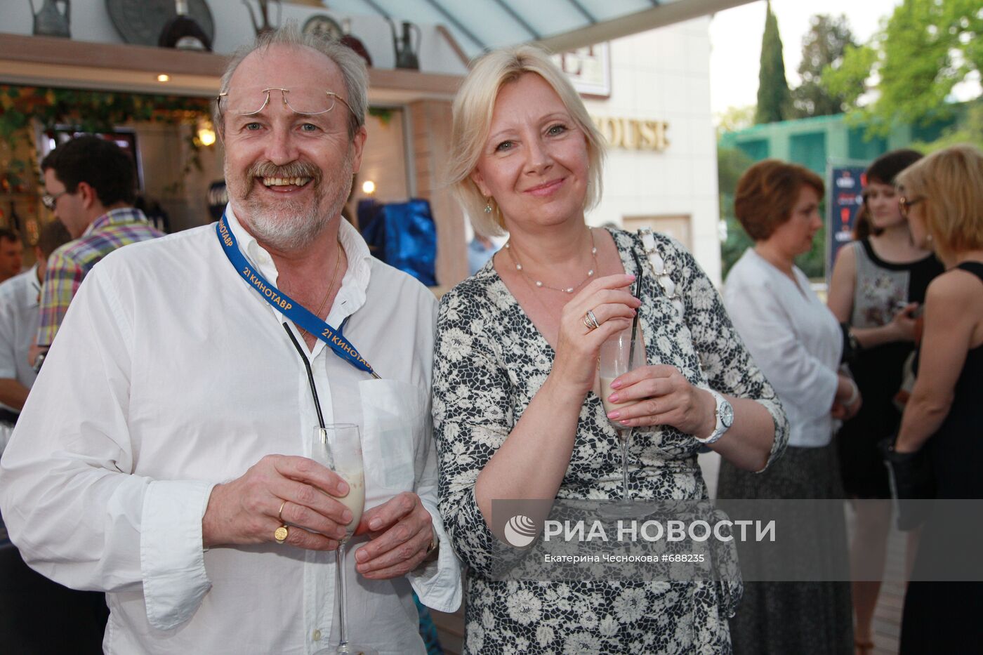Владимир Хотиненко с супругой