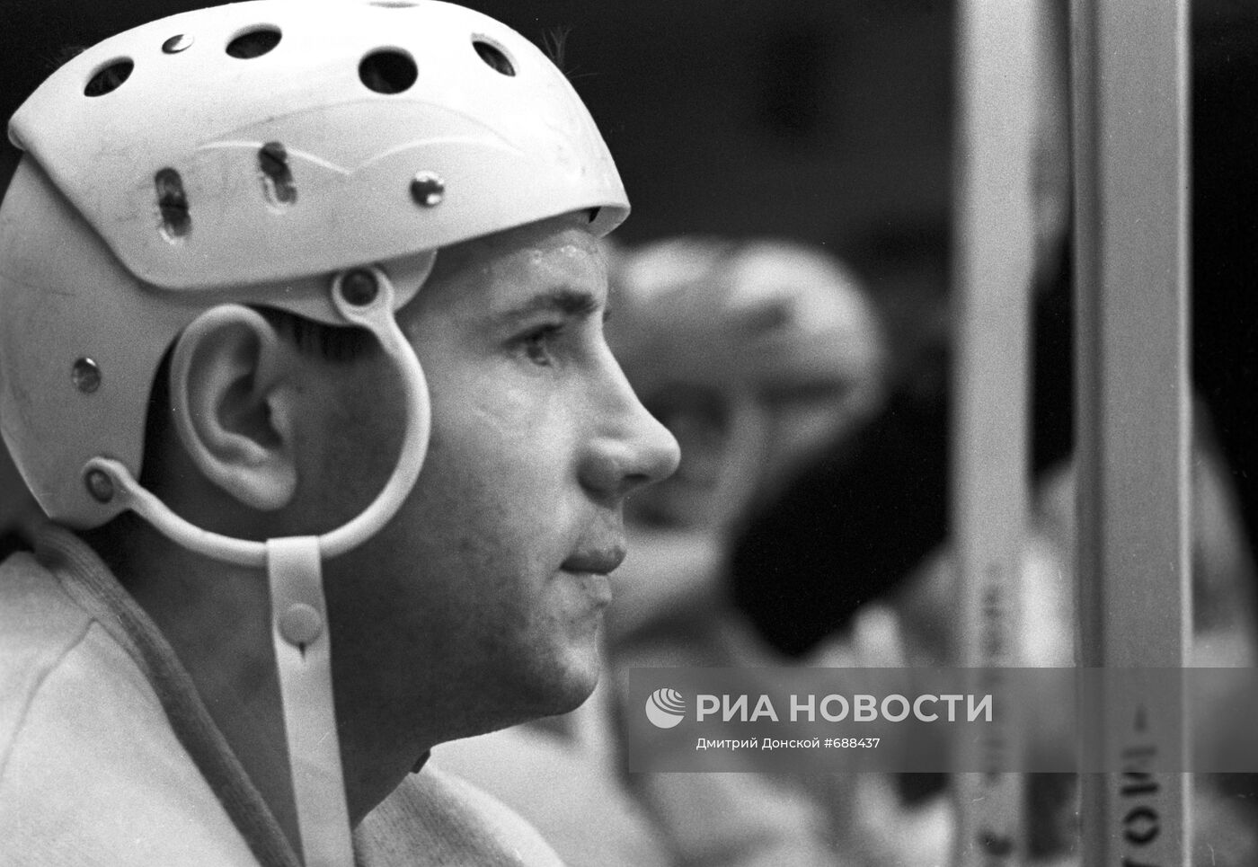 Защитник из сборной команды СССР по хоккею Юрий Ляпкин