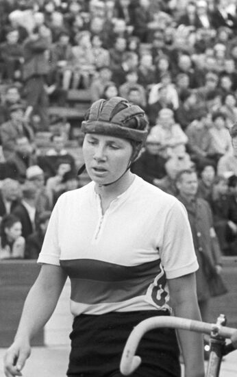 Чемпионка мира по велосипедному спорту Галина Царева