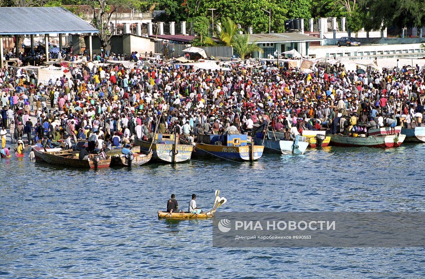 Вид на рыбный рынок Дар-эс-Салама