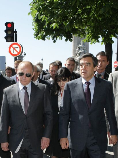 Рабочий визит Владимира Путина в Париж. Второй день