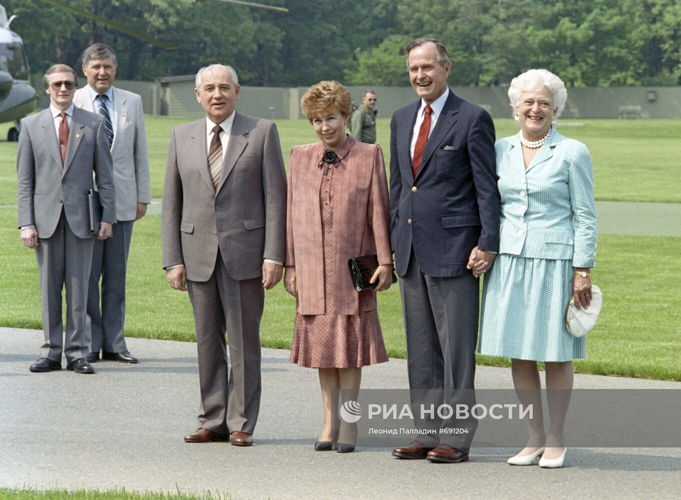 Михаил Горбачев, Раиса Горбачева, Джордж Буш и Барбара Буш